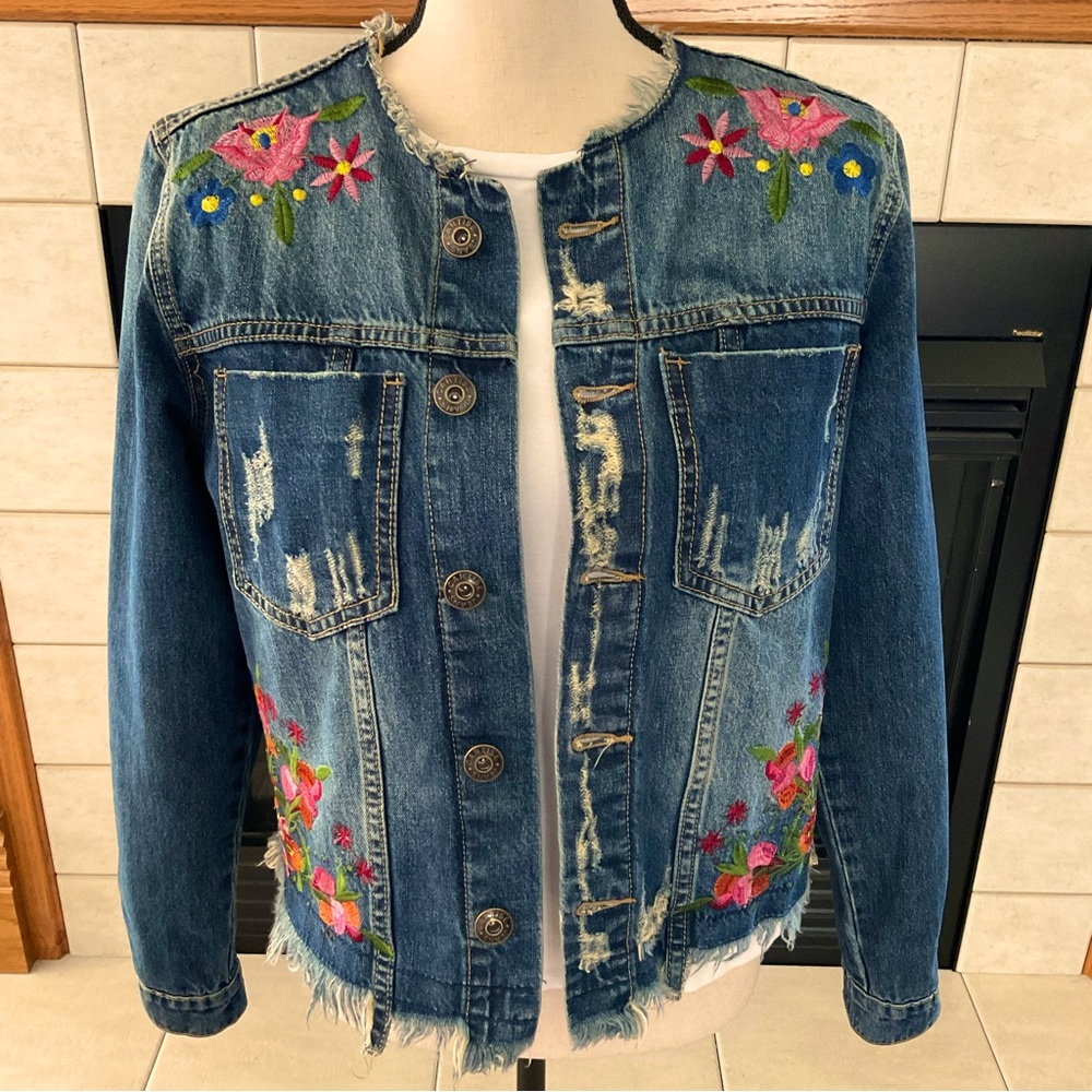 Cartise Boho Denim Floral Embroidery Blue Jean Jacket, Women’s Sz 6 - Picture 1 of 11